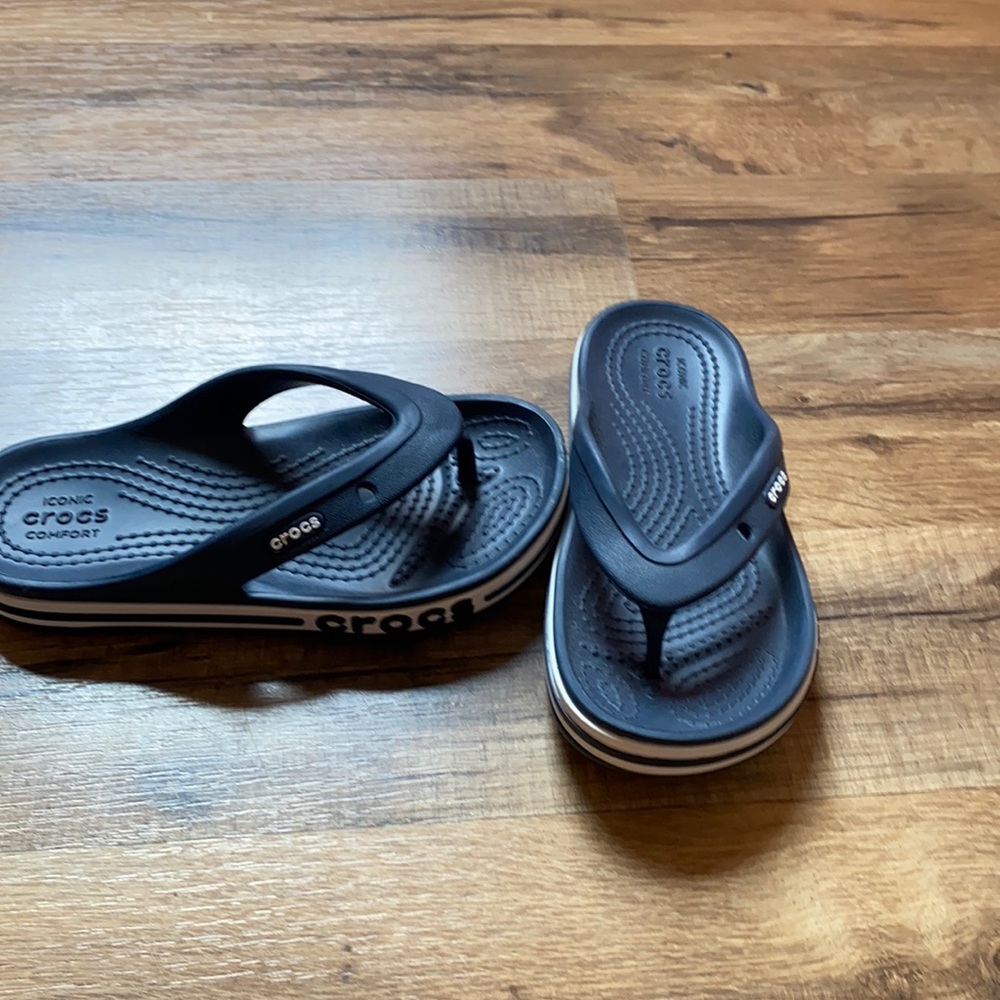 Kids crocs flip flops. Size 11 , navy blue